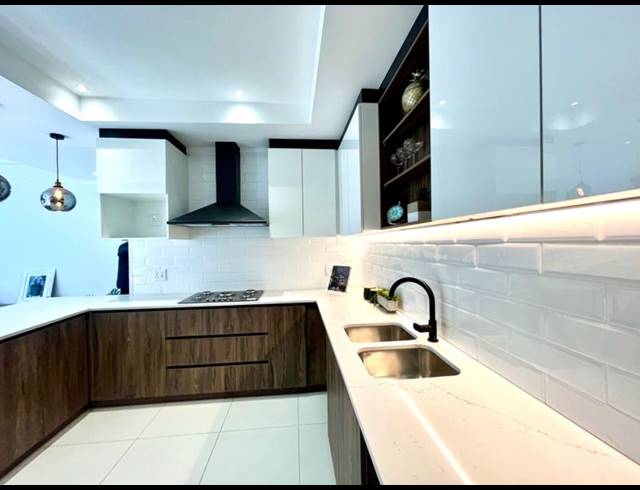4 BEDROOM DUPLEX FOR SALE IN BRYANSTON